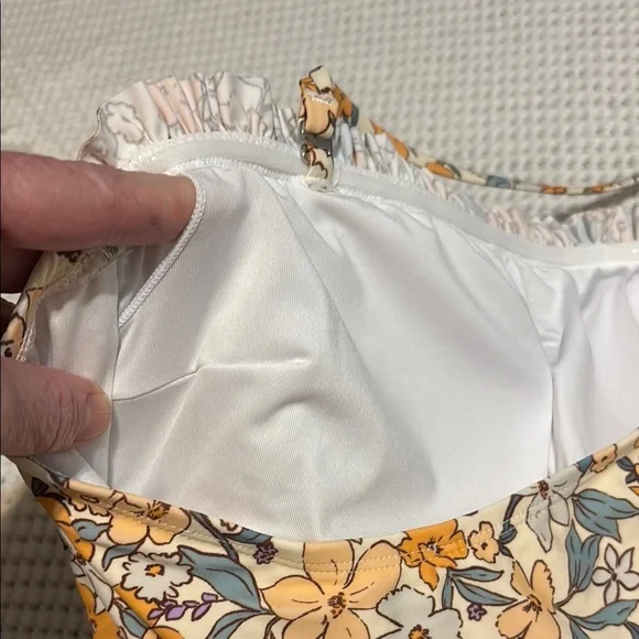 Cupshe Elodie Ditsy Floral Smocked Frill One Piece Swimsuit - Picture 9 of 13